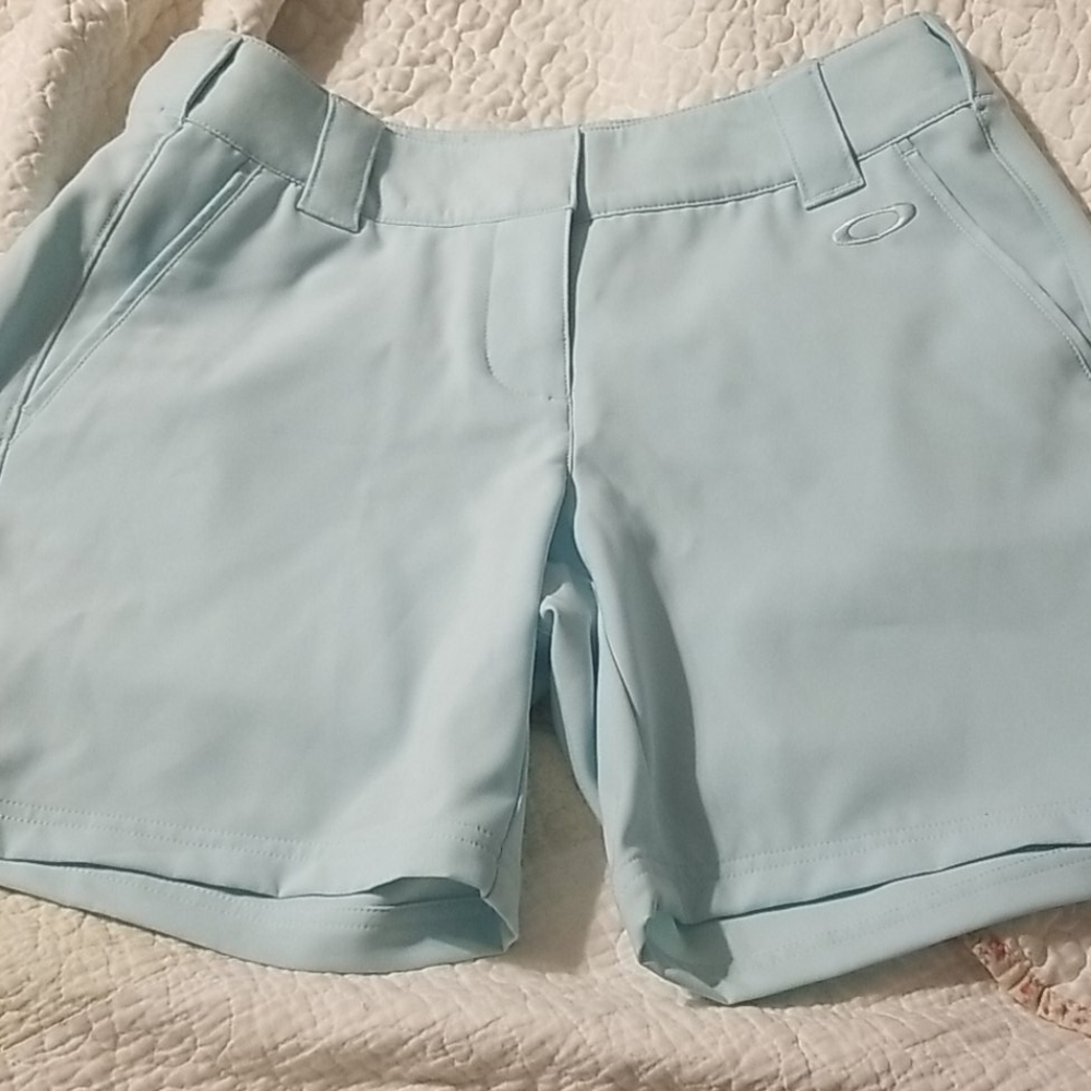 Womens oakley walking/golf shorts sz 6